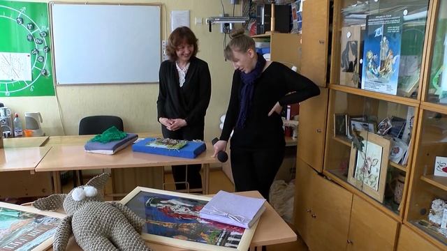 Выставка в окнах Дома творчества Jaunība