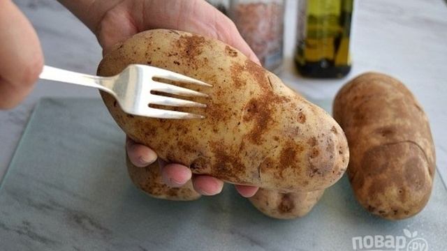 Запеченная картошка в кожуре