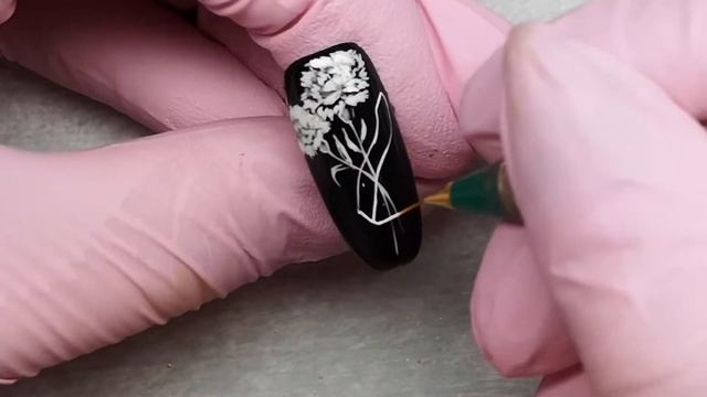 Роспись гель-лаком/День победы/Гвоздики/Чёрно-белый дизайн смотреть онлайн