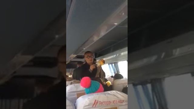 Китаец очки надо продает лося смотреть онлайн