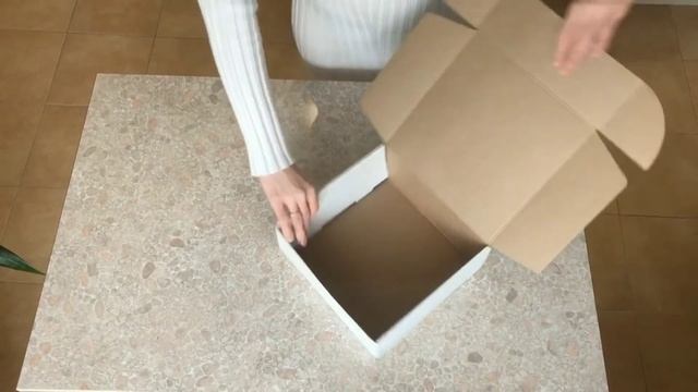 Как собрать самосборную подарочную коробку из микрогофрокартона (белая)