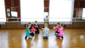 Танец с цветами для мамы