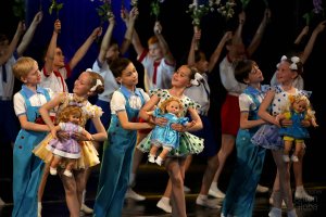 "Детство - это мы", Ансамбль Локтева. "Childhood is us", Loktev Ensemble.