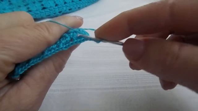 Узор с рельефными столбиками крючком.