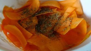 Морковные чипсы в микроволновке