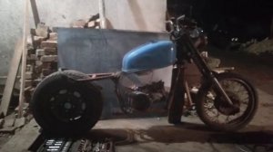 Самодельний мотоцикл боббер с колесом от авто и двигателем от бензогенератора. Часть1