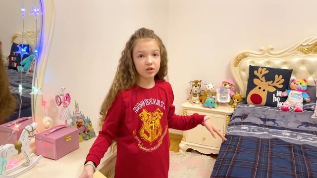 УБИРАЮ и УКРАШАЮ Комнату к НОВОМУ ГОДУ? РАСХЛАМЛЯЮ Спальню? Новогодний ДЕКОР⛄ РУМ ТУР?Валенсия Лаки смотреть онлайн