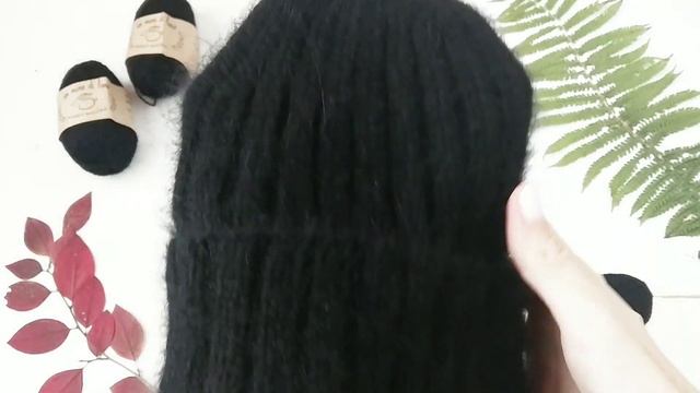 Шапочка с подворотом и удлиненной макушкой из пряжи Wool Sea Angora Rabbit