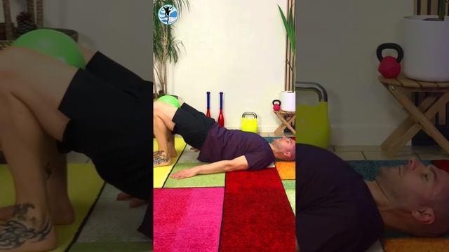 Pilates avec ballon de paille : Les meilleurs exercices pour renforcer vos muscles profonds !