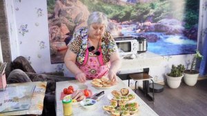 Накормлю семью бутербродами с сыром Красной рыбой Зеленью и колбасой Показываю как я готовлю вкусно