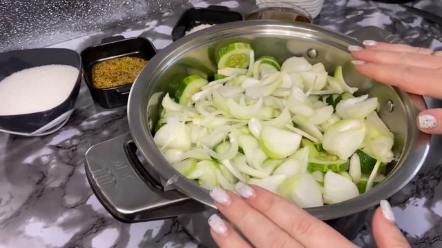 Огурцы на зиму в кисло-сладком маринаде! Для бургеров, шаурмы и сендвичей!?