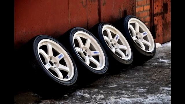 Volk Racing R18 смотреть онлайн