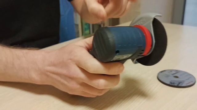 Обзор мини УШМ BOSCH GWS12V-76 смотреть онлайн