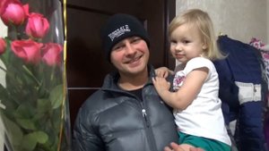 Как Леша поздравил нас с Днём всех влюбленных♥Алиса грохнулась!