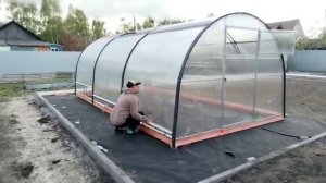 Отзыв на теплицу Урожай с открывающейся крышей и боками + обзор готовой теплицы