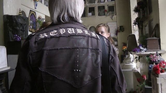 Донское кладбище: колумбарий в церкви