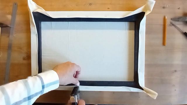 Как правильно натягивать холст на подрамник.