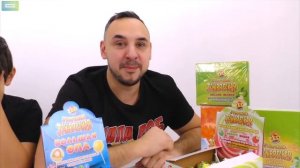 Видео челлендж - Папа Роб, Ярик и Лера пробуют конфеты ЗУБОДРОБИЛКА! Веселые игры