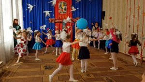 Танцевальная композиция "Мы за мир" (А. Петряшевой - Л. Филимоновой) ДОУ  №10 "Искорка"