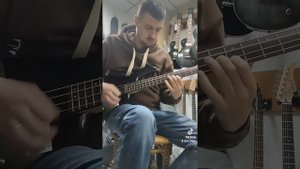 Игра на бас гитаре кавер басиста Metallica