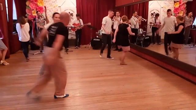 Школа танцев Штрих Кот смотреть онлайн