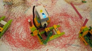 Спирограф Lego WeDo 2.0 в Слобода IT | Robotic Spirograph with LEGO® WeDo 2.0