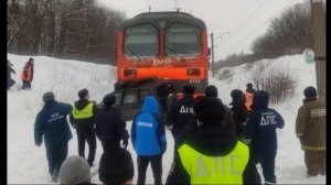 В Рязанской области электричка протаранила автомобиль Нива