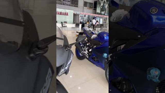 Quick Comparison of Yamaha R15 V4 vs R15 S aka Version 3