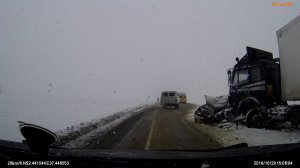 Авария,первый снег оказался неожиданностью для дорожников и автолюбителей