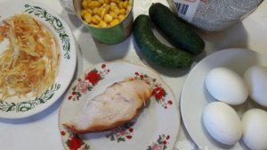 Салат с копченым мясом, кукурузой и картофелем пай