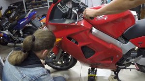 Про правильную установку колес на Honda VFR800 и про генераторы.