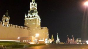 Полночь. Бой курантов. Москва.