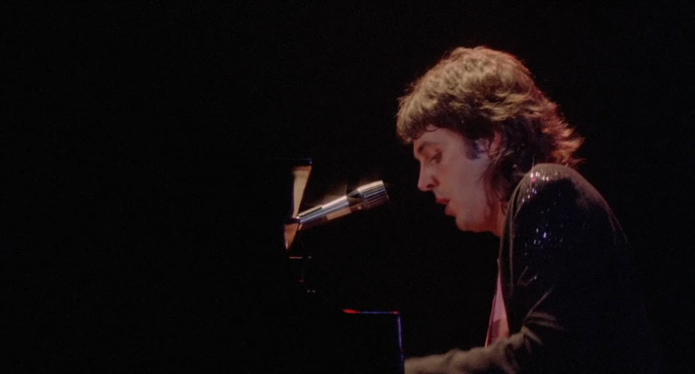 Paul McCartney and Wings - "You Gave Me The Answer" (Live 1976) смотреть онлайн