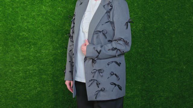 Пиджак с бантами. Тренд сезона #diy #handmade #творчество #своимируками #бантизленты #бантик смотреть онлайн