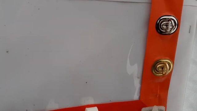 Как выбрать поворотные скобы для мягких окон? плюсы и минусы французский замок,  пластиковая скоба