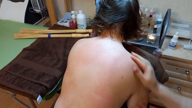 Глубокий точечный массаж  делаю массаж бамбуковыми вениками и вакуумной банкой