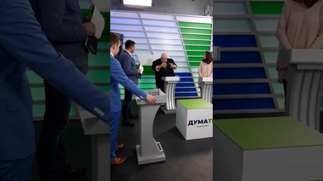 Во Франции одни арабы спасибо Макарону! ..@СтасБарецкий