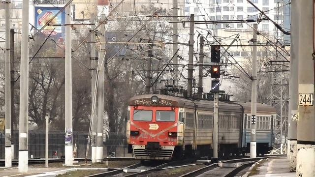 Доживает своё... Несколько электропоездов 
