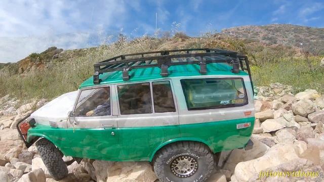 FJ55 Landcruiser Rock Crawl 2