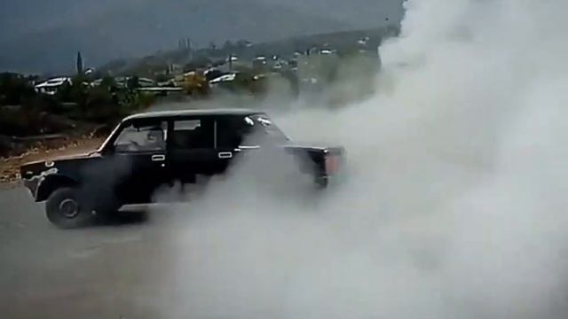 Azeri Avtoslar Yığma Avtosh Videoları (Yenə Avtoşlar Ekalonla Sürür) смотреть онлайн