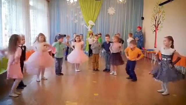 Вход на 8 марта в ДОУ "Кап, кап, кап"