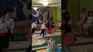 Парный танец в детском саду