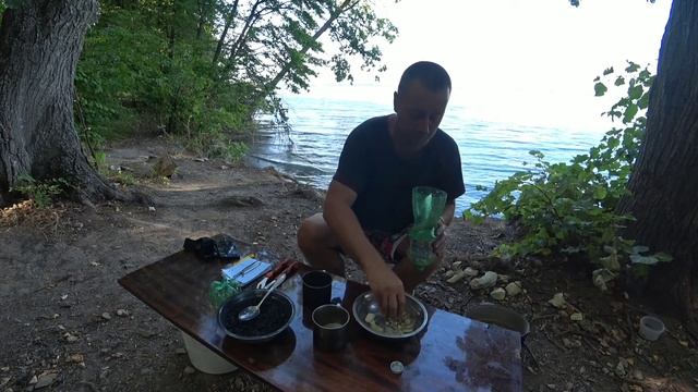 Угольный фильтр своими руками,на природе из подручных материалов.!!! смотреть онлайн