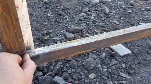 Мини-забор (штакет из профнастила) на огород, бюджетный вариант.