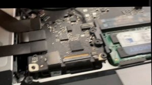 MacBook Pro Late 2011 speaker replace and change thermal paste