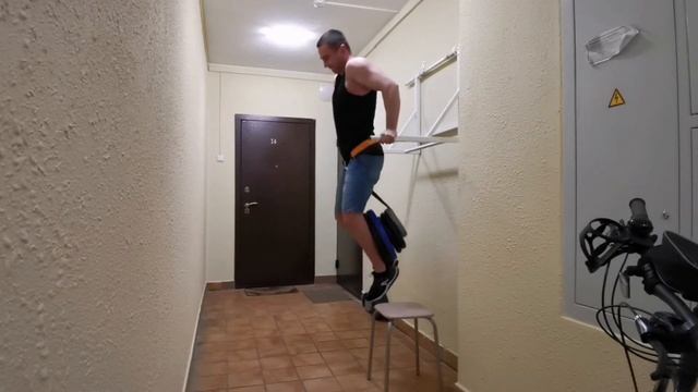 Отжимания на брусьях + 62,5 кг - 10 раз смотреть онлайн