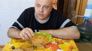 Мукбанг. Борщ с кислой капустой со сметаной. Про Меланьину свадьбу.