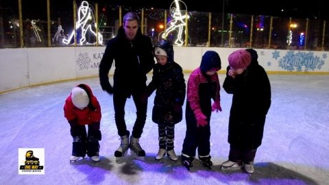 Как научить ребенка кататься на коньках