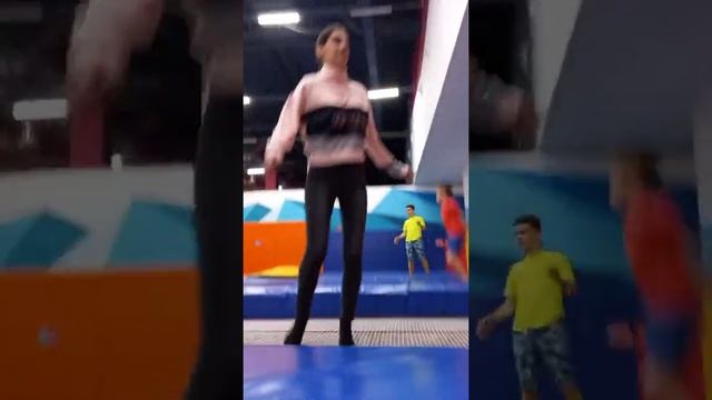 Т.Ц.Филион, батутный комплекс "Небо". #батутныйцентр #развлечения #детям #спорт смотреть онлайн