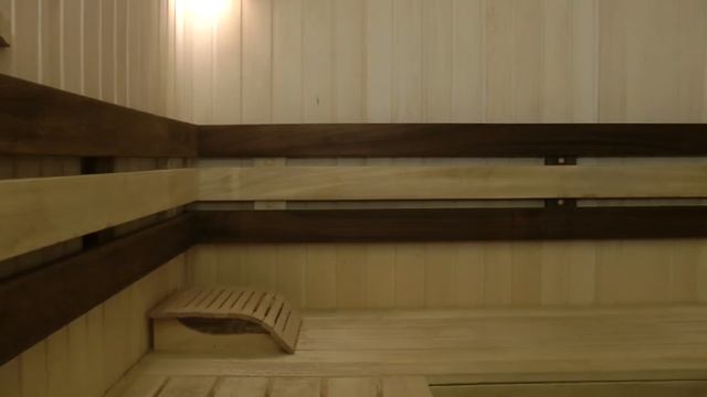 Реализованный проект рубленой бани "Васнецов". Обзор сказочного двухэтажного сруба бани с крыльцом.